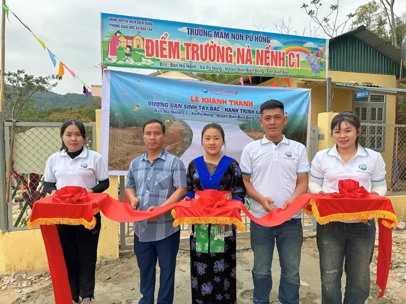 Người chơi đang tìm hiểu về cờ bạc có trách nhiệm trên máy tính.